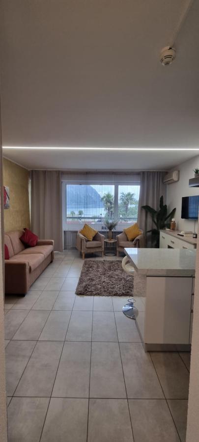 Relax-Lugano Lake 比索内 外观 照片