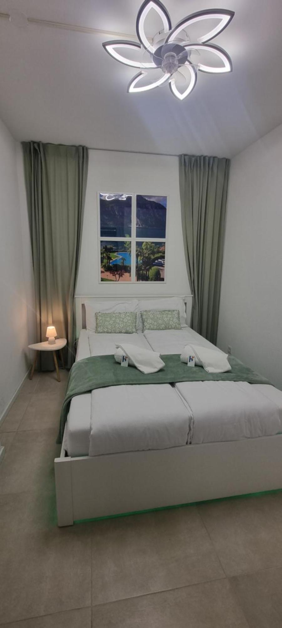 Relax-Lugano Lake 比索内 外观 照片